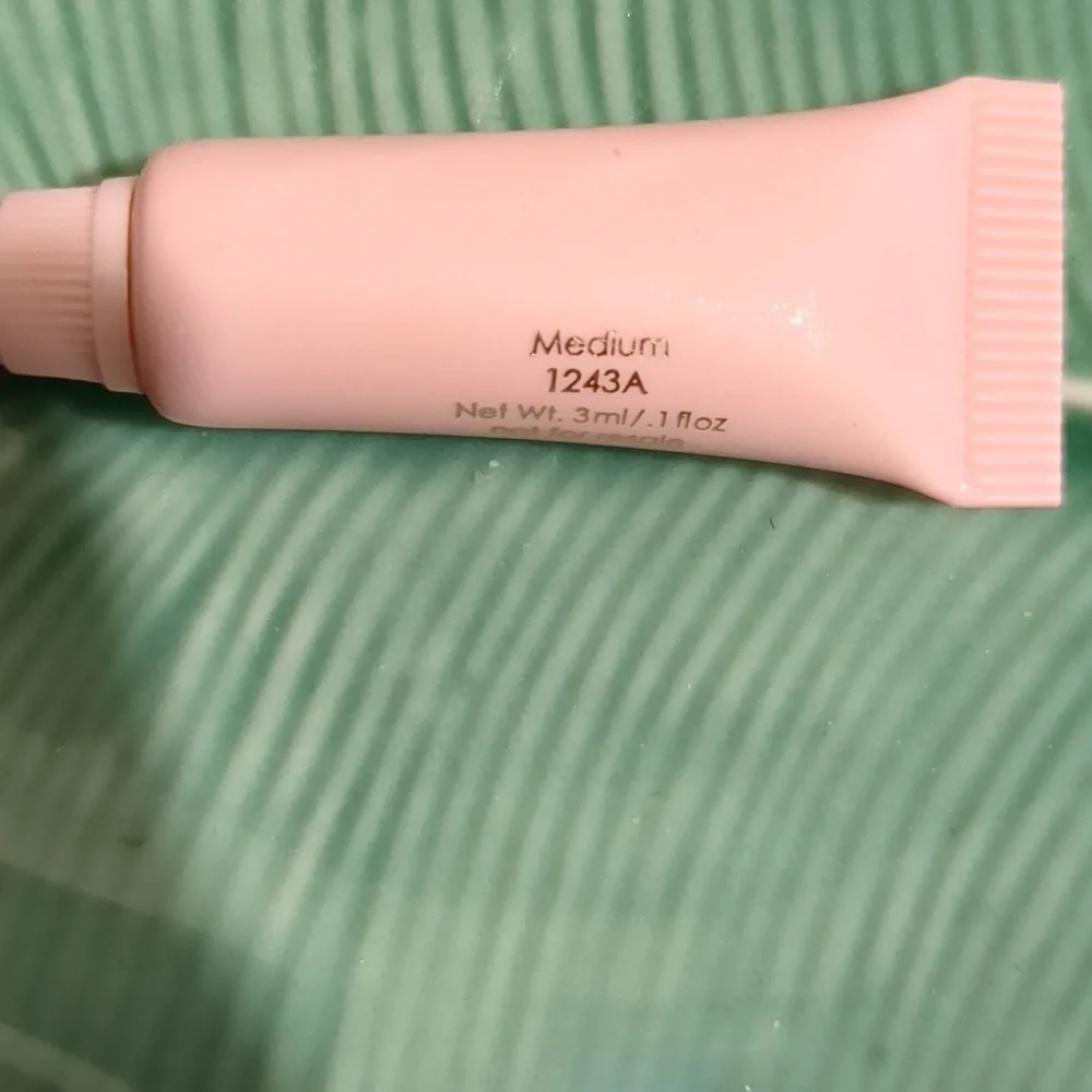 Under Eye Cream/Concealer
